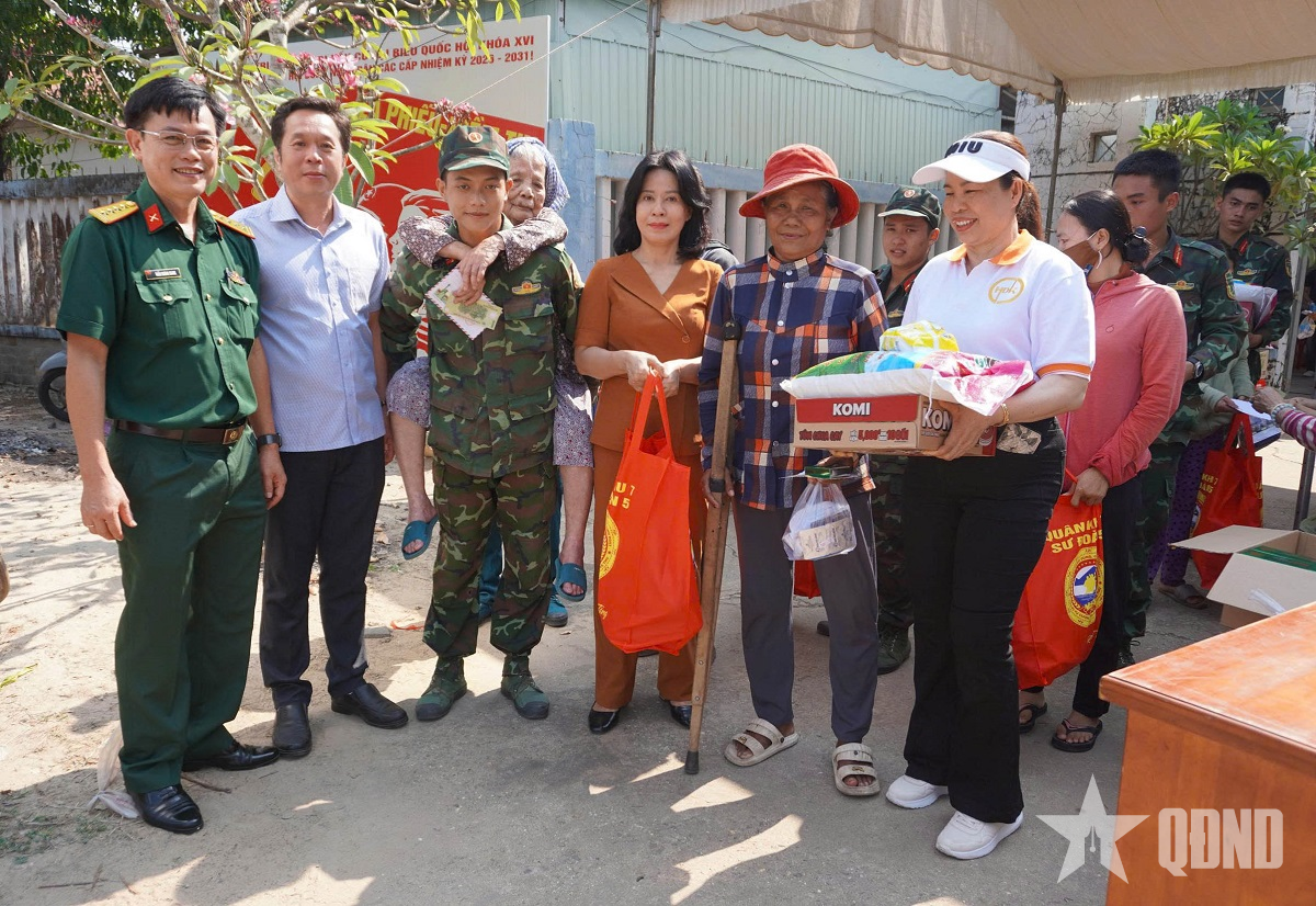 LLVT Quân khu 7: Gắn kết nghĩa tình với đồng bào dân tộc, tôn giáo